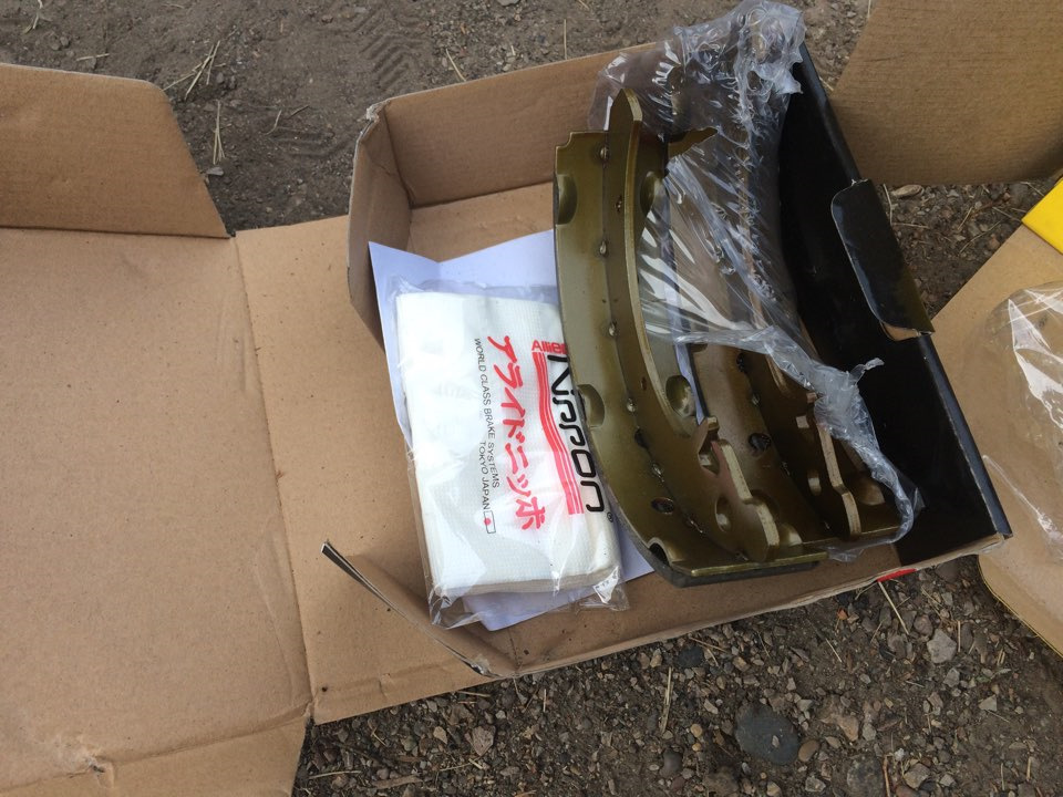 Замена барабанов и задних колодок — Lada 2114, 1,6 л, 2013 года ...