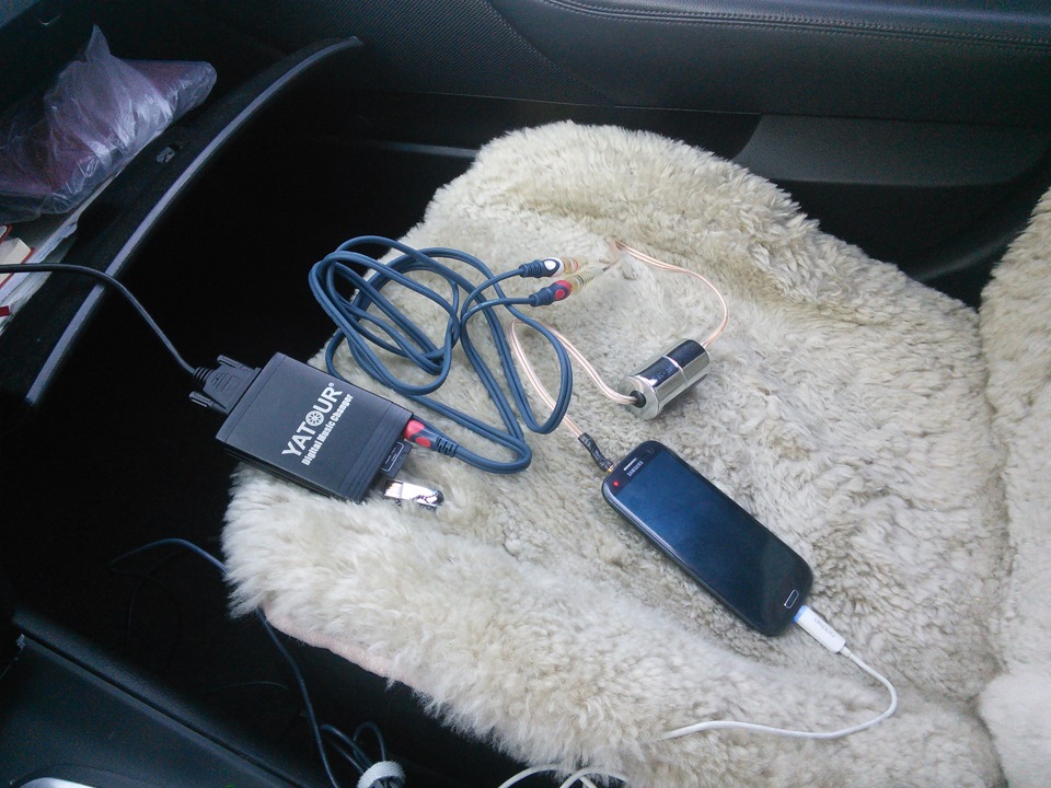 Помехи aux. Переходник аукс от усилителя старого. Аукс бмв е60. Блютузный аукс для усилителя. Помехи aux.