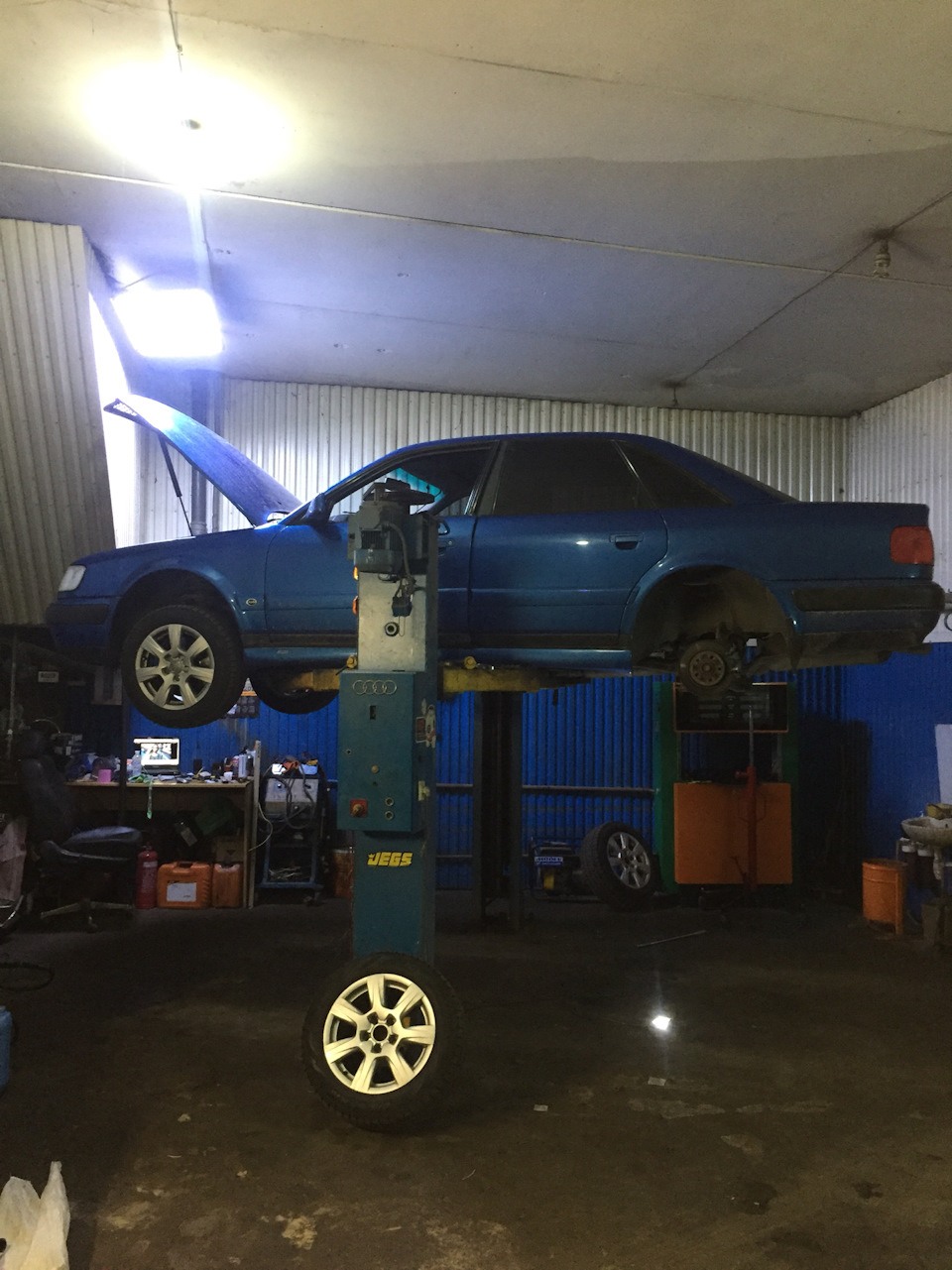 Фото в бортжурнале Audi S4 (C4)