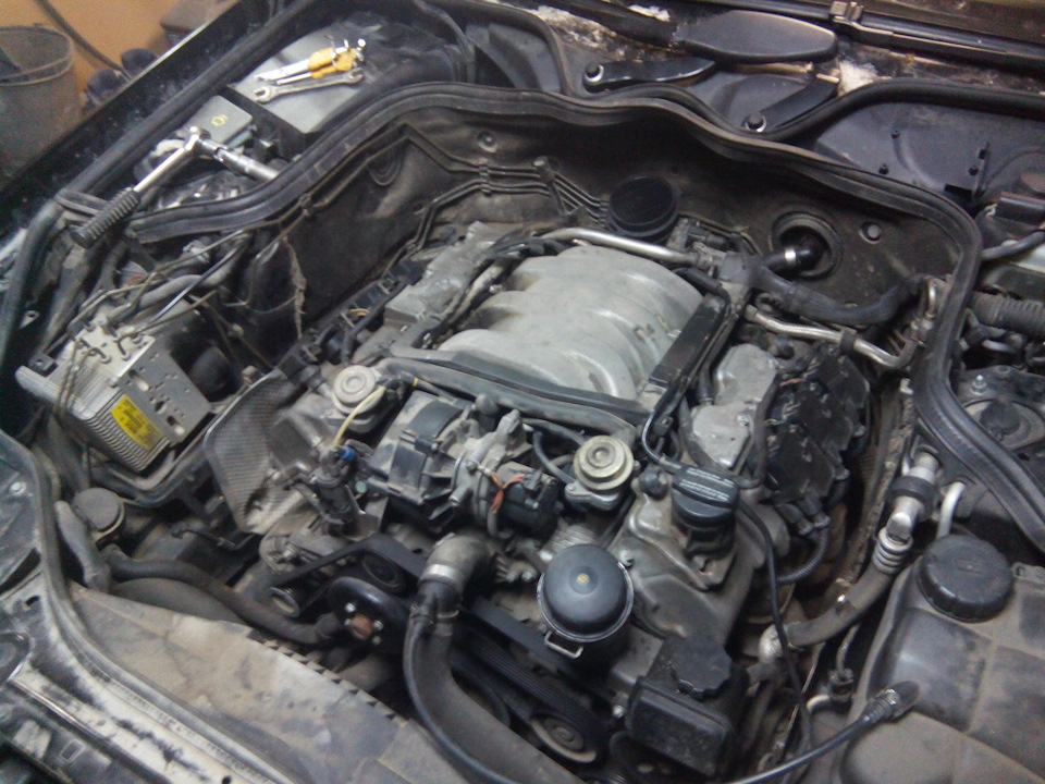 . — Mercedes-Benz E-Class (W211)