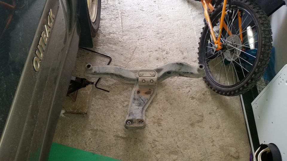 Втулка кулисы и опора мкпп — Subaru Legacy Outback (BE, BH), 2,5 л ...