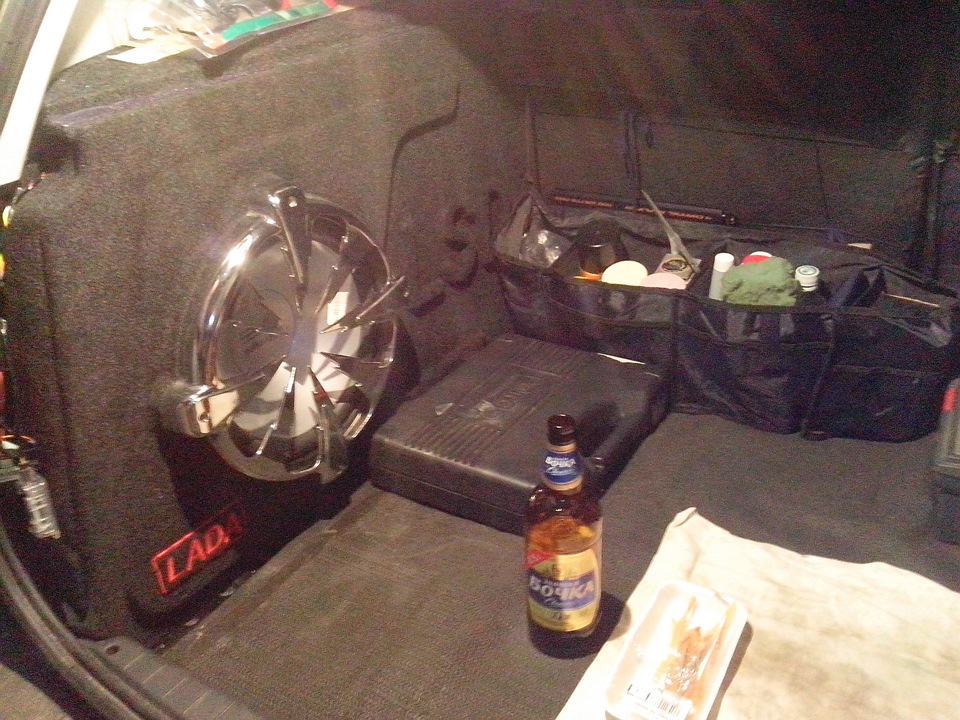 …короб под саб в крыло — Lada Приора универсал, 1,6 л, 2012 года ...