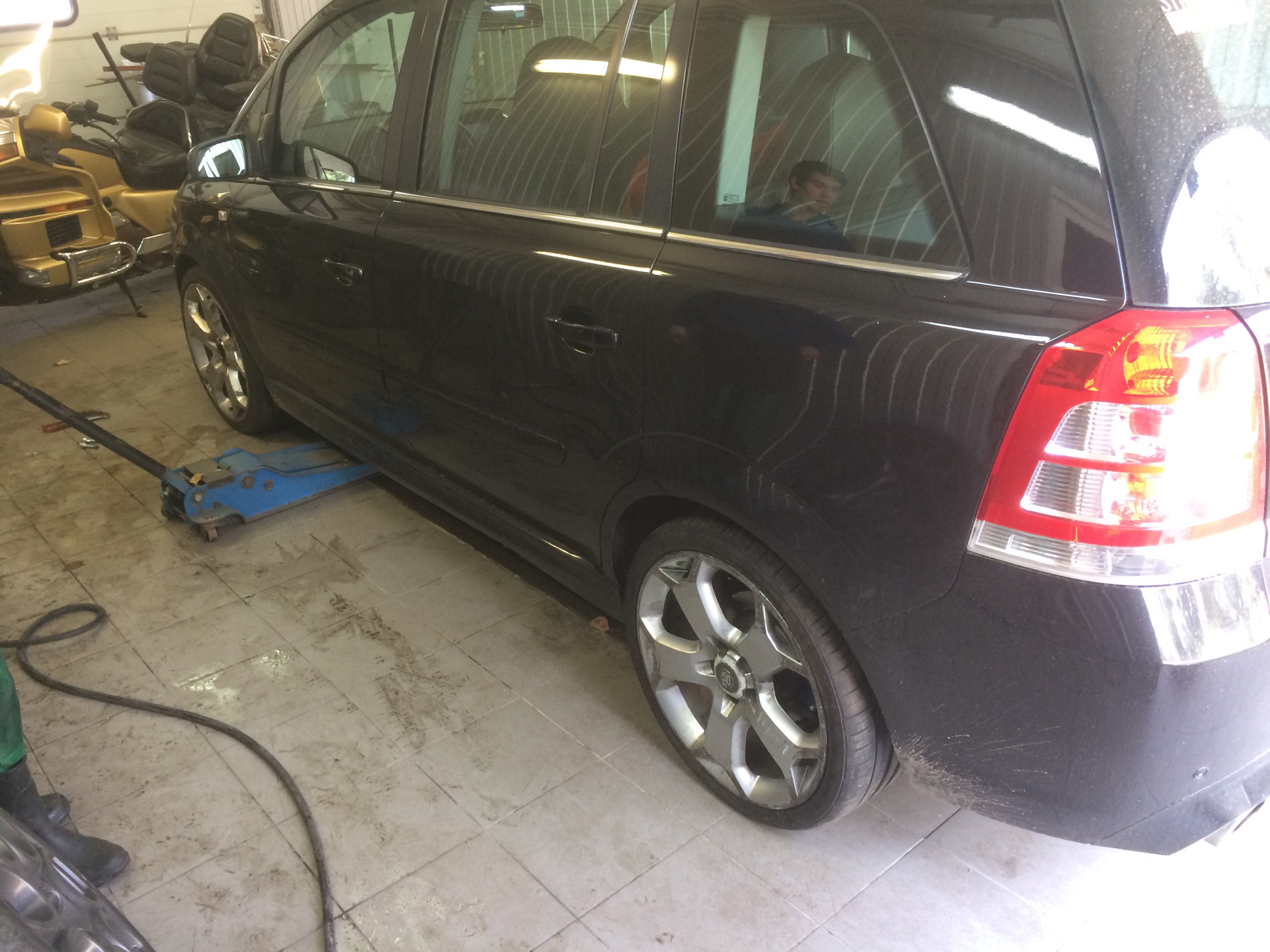 Ещё одна пара обуви! R-19 — Opel Zafira OPC B, 2 л, 2008 года ...