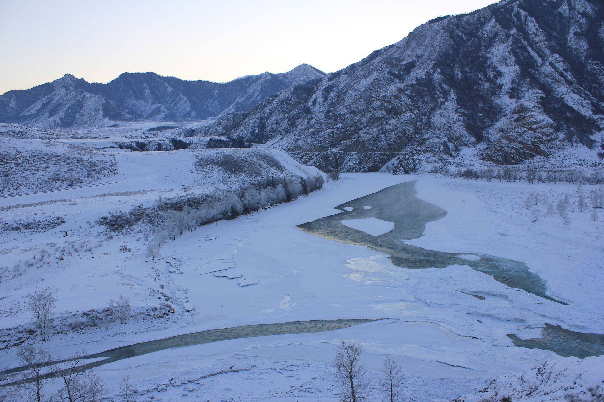 Слияние рек Чуи и Катуни зимой