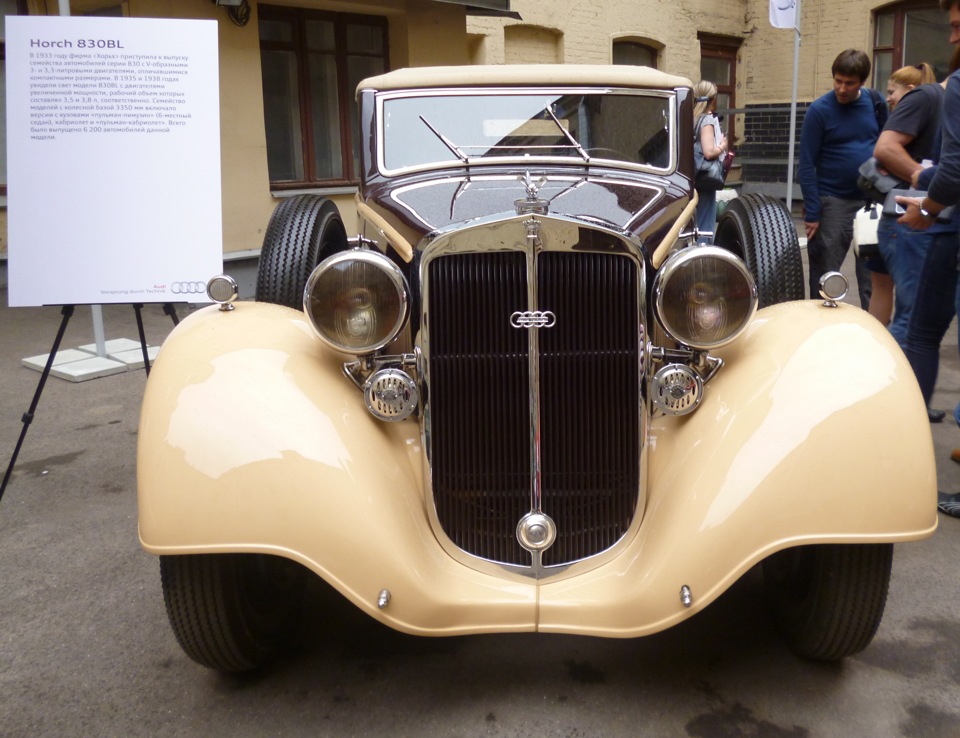 Horch 853 Brno komin