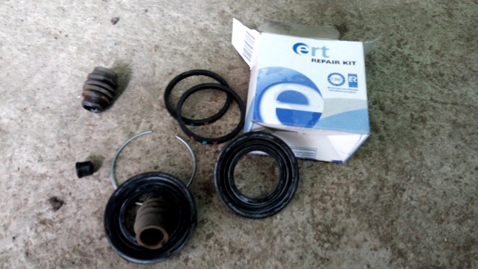 Ремонт суппортов + замена колодок. — Subaru Forester (SG), 2,5 л, 2004 ...