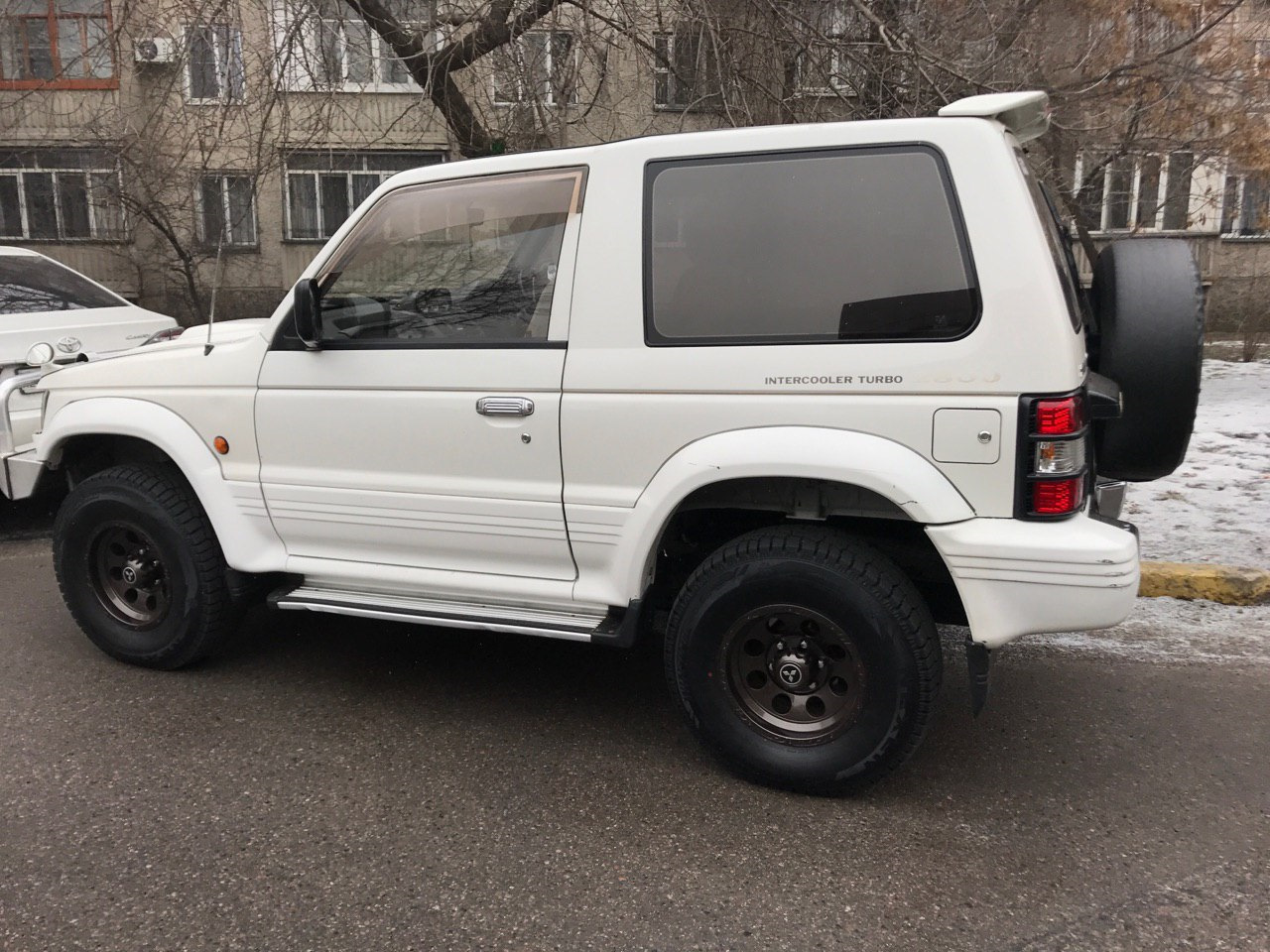 Покраска в раптор и этим всё сказано;) — Mitsubishi Pajero (2G), 4 л, 1994  года | кузовной ремонт | DRIVE2