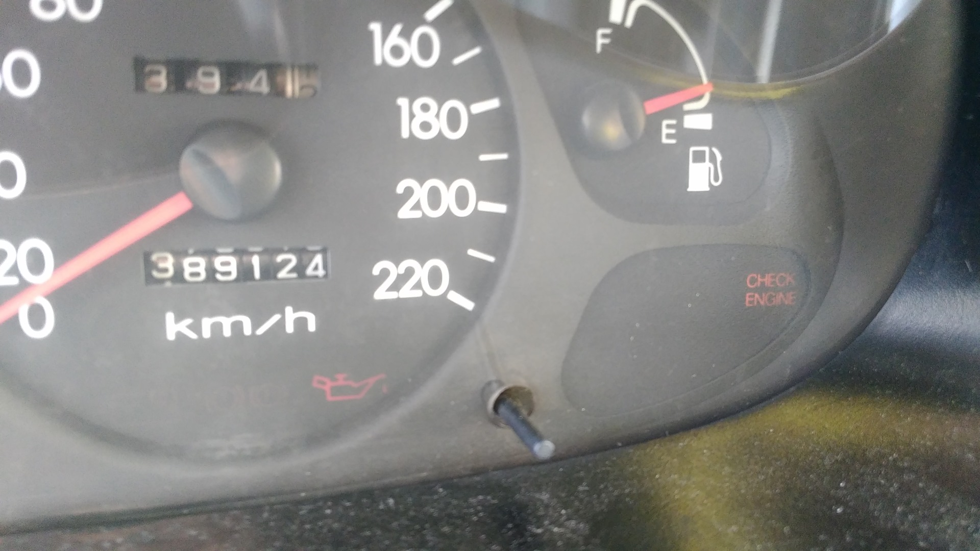 Перестал работать указатель. Считывание ошибок Hyundai Lantra j2. Хендай Лантра 1996 год отстойник топлива на бензин. Наклейка на чек двигателя. Сузуки sx4 чек энджин фото.