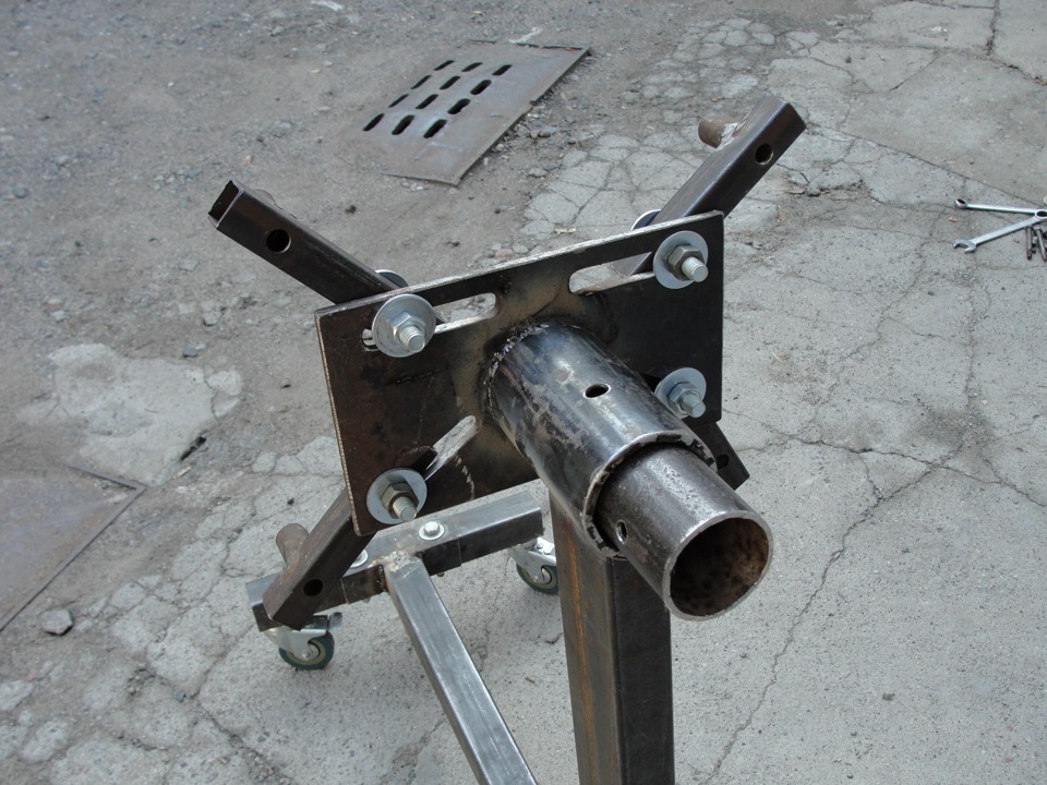 Стенд для ремонта двигателей тяжелых транспортных средств С-РТ-01