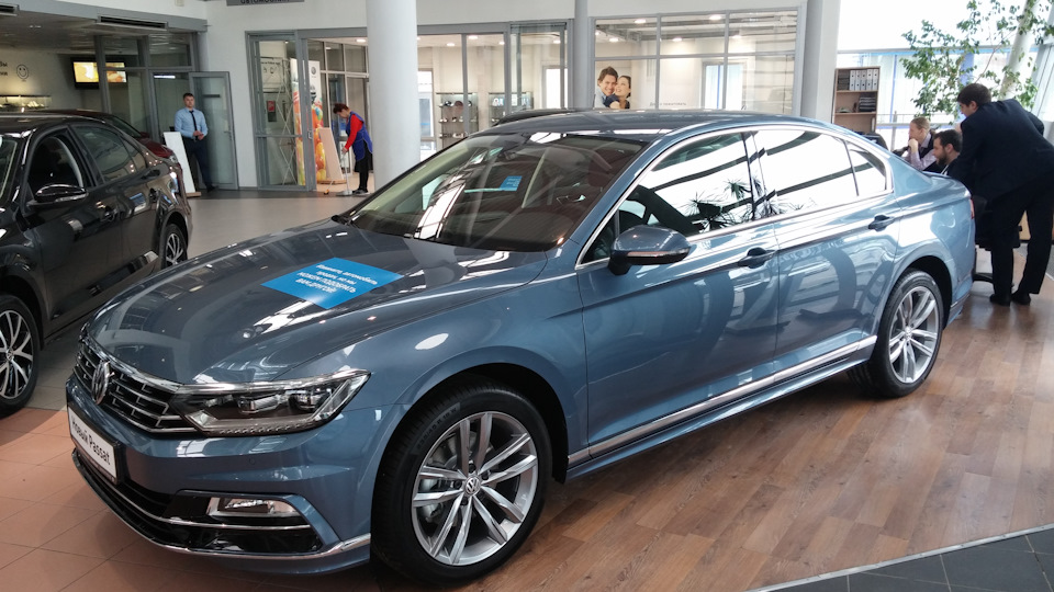 Volkswagen Passat 1 8tsi R Line Drive2