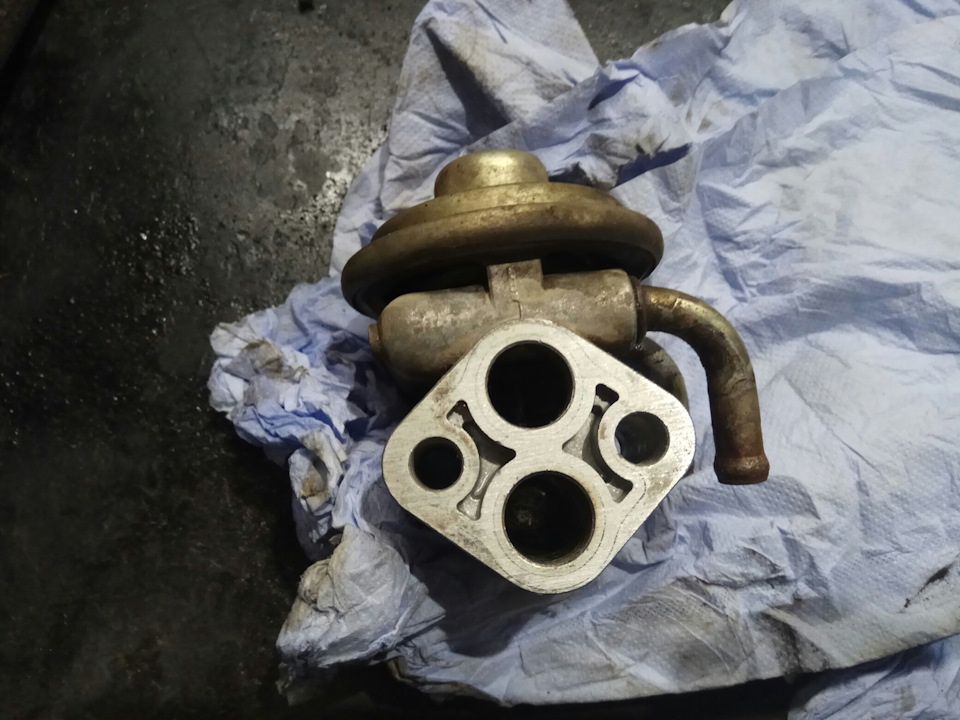 Егр галант 8. 4. Митсубиси галант 8 американец клапан егр. Егр митсубиси галант 2. 4 4g64.