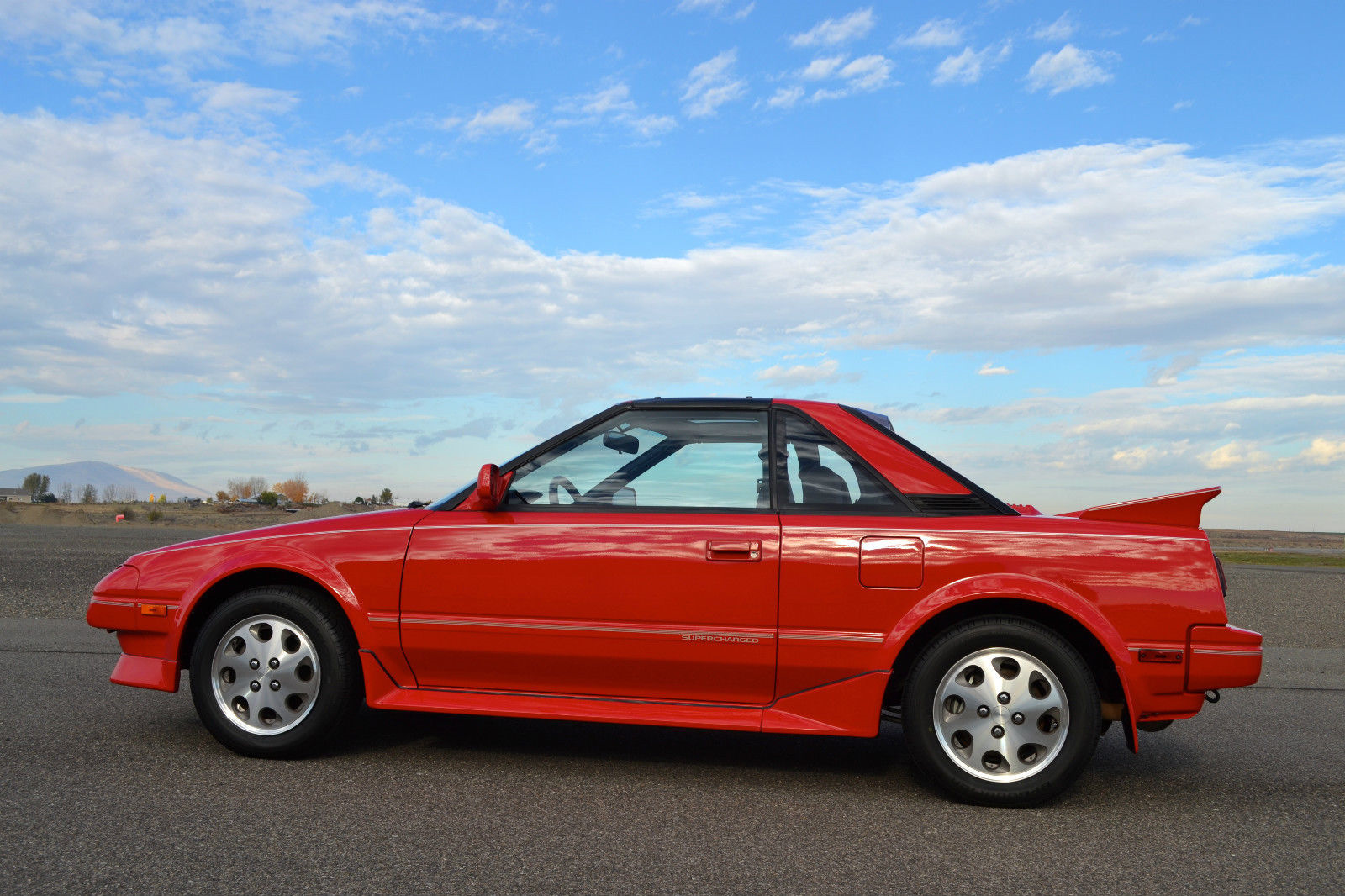 Toyota mr2 Red