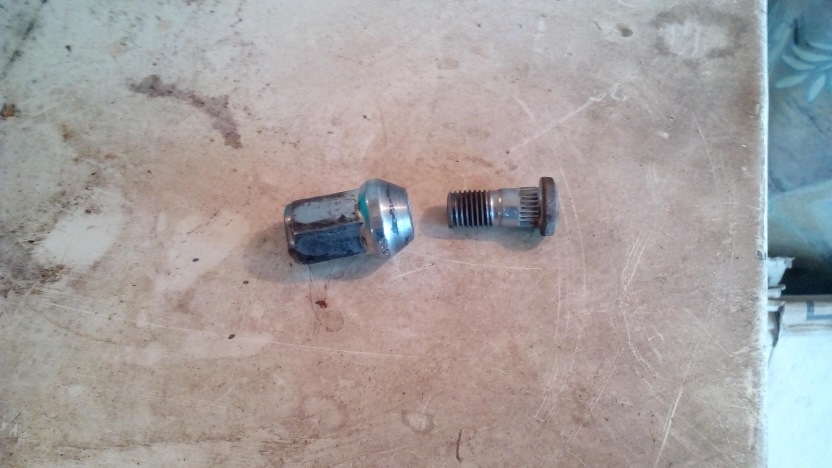 Сломил шпильку на переднем колесе( — Chevrolet Aveo Sedan (1G), 1,2 л ...