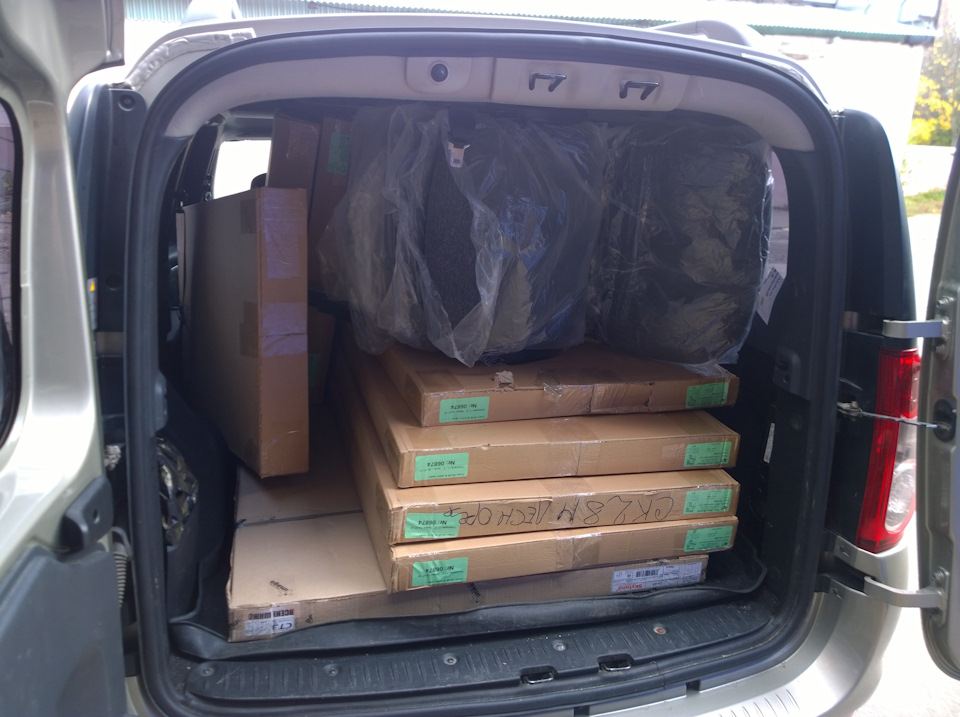 Вместимость ларгуса — Lada Ларгус, 1,6 л, 2014 года | фотография | DRIVE2