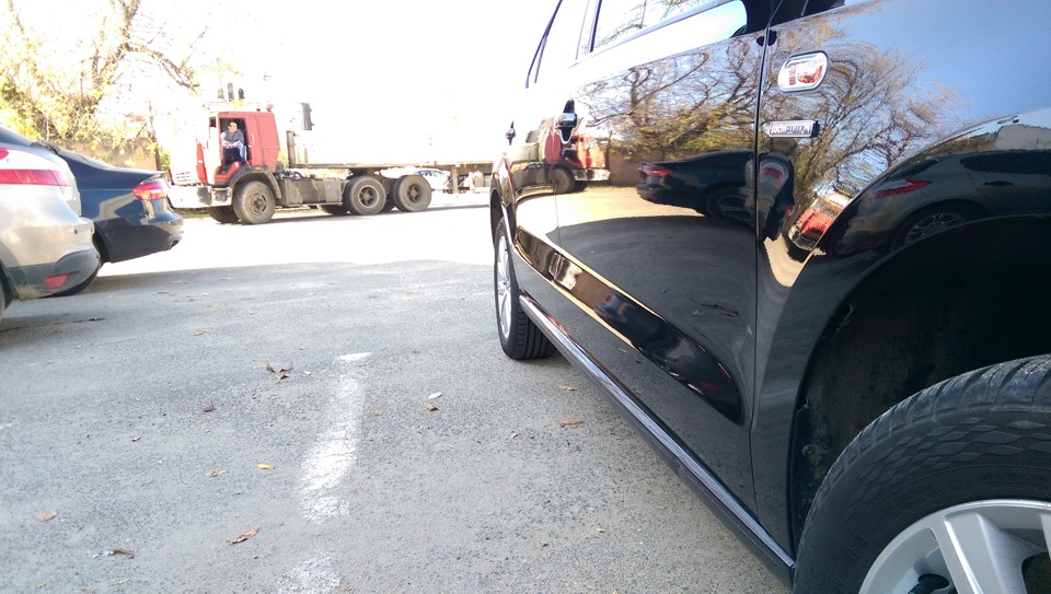 Поставил шоколадный подлокотник)) — Volkswagen Polo Sedan, 1,6 л, 2013 ...