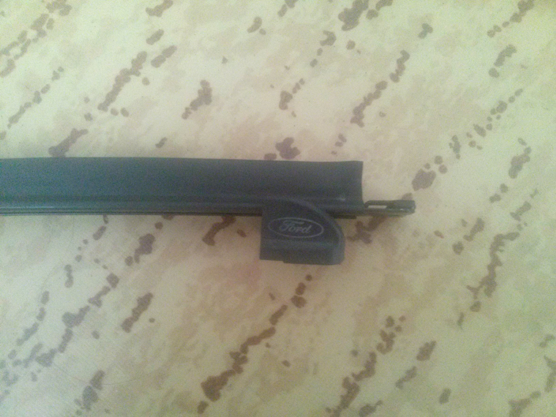 Замена резинок стеклоочистителя лобового стекла — Ford Focus II Wagon ...