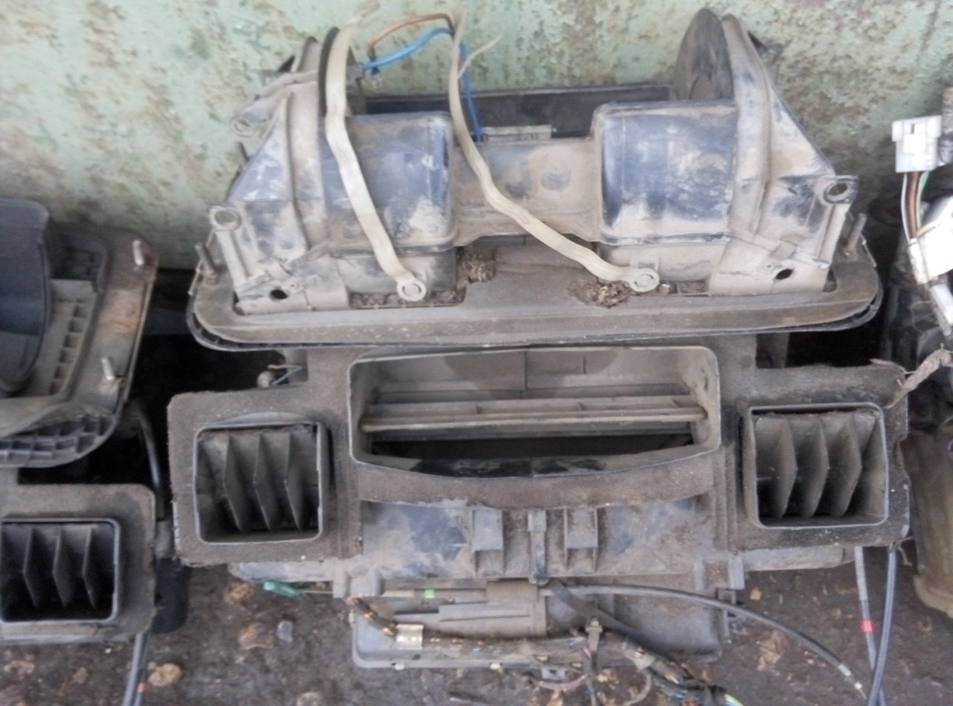 радиатор печки бмв е30. печка бмв е30. корпус печки е30. печка бмв е30. бмв е30 блок печки.