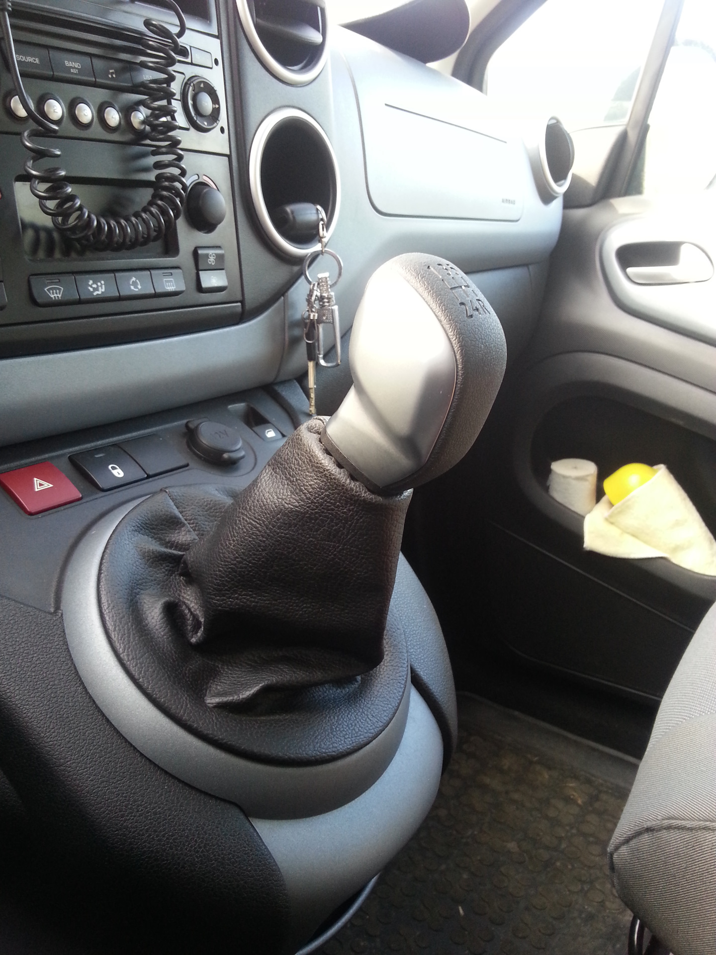 Как снять кпп ситроен берлинго Замена ручки КПП - Citroen Berlingo (2G), 1,6 л, 2011 года аксессуары DRIVE2