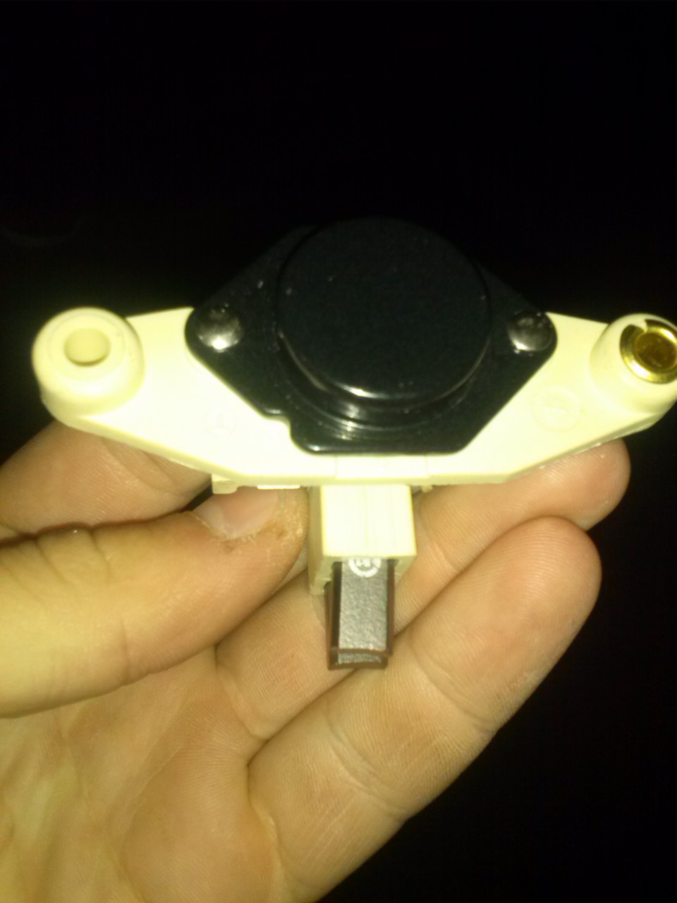 Генератор не заряжает аккумулятор. — Audi 100 (C4), 2,3 л, 1991 года ...