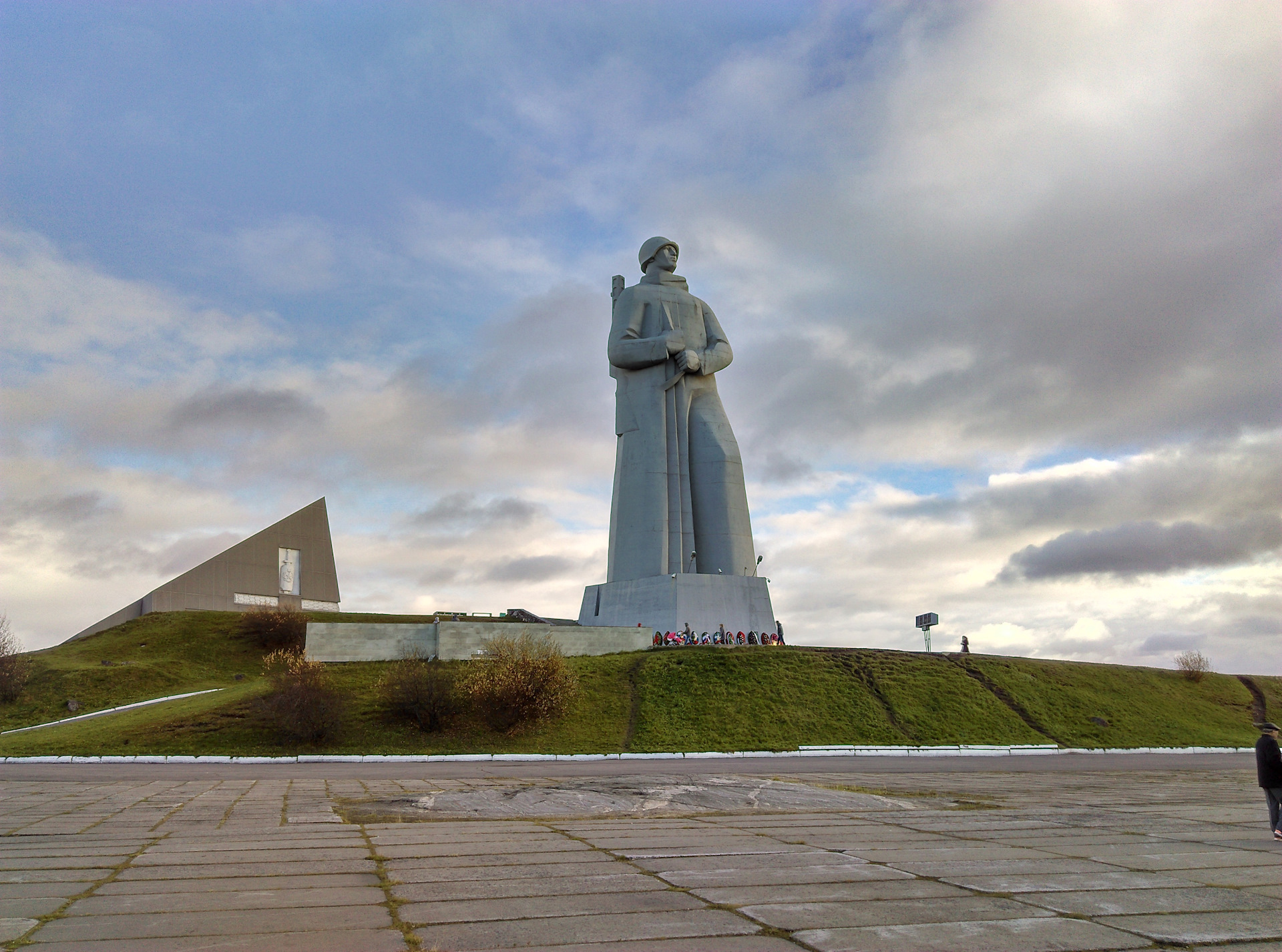 Танк алеша фото. Памятник защитникам советского Заполярья ( т.н. 