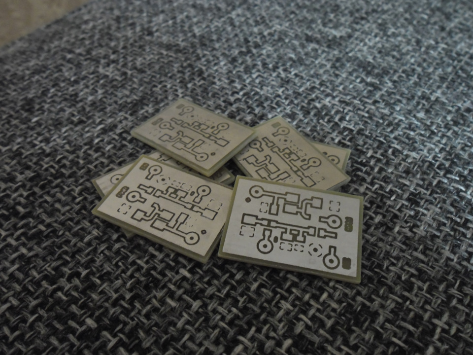 с протравкой текстовый символов по-прежнему испытываю небольшие трудности =D — Ford Focus Hatchback III