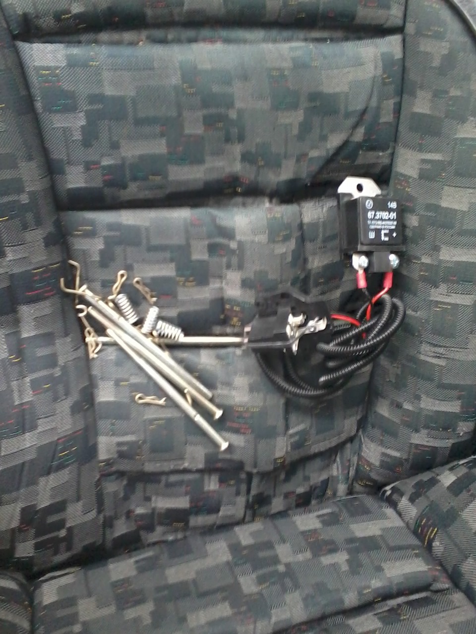 3-х уровневый регулятор напряжения и замена шпилек на тормозных ...