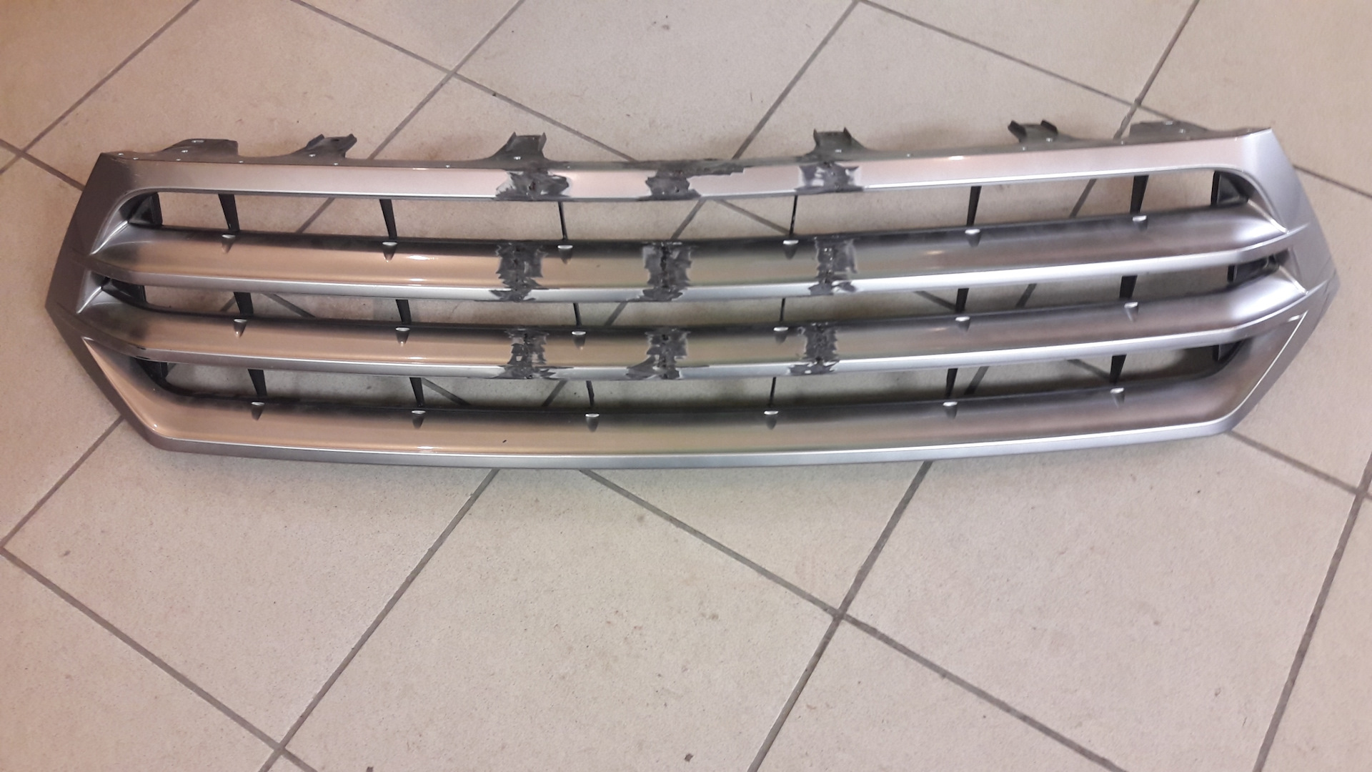 решетка радиатора тойота хайлендер 2012. Toyota highlander xu40 антихром. тойота хайлендер 2011 черная решетка. хайлендер решетка радиатора. тойота хайлендер 2013 год решетка радиатора.