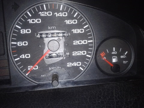 такой она была! — Audi 100 Avant (C4). Запчасти на фото: 1462436