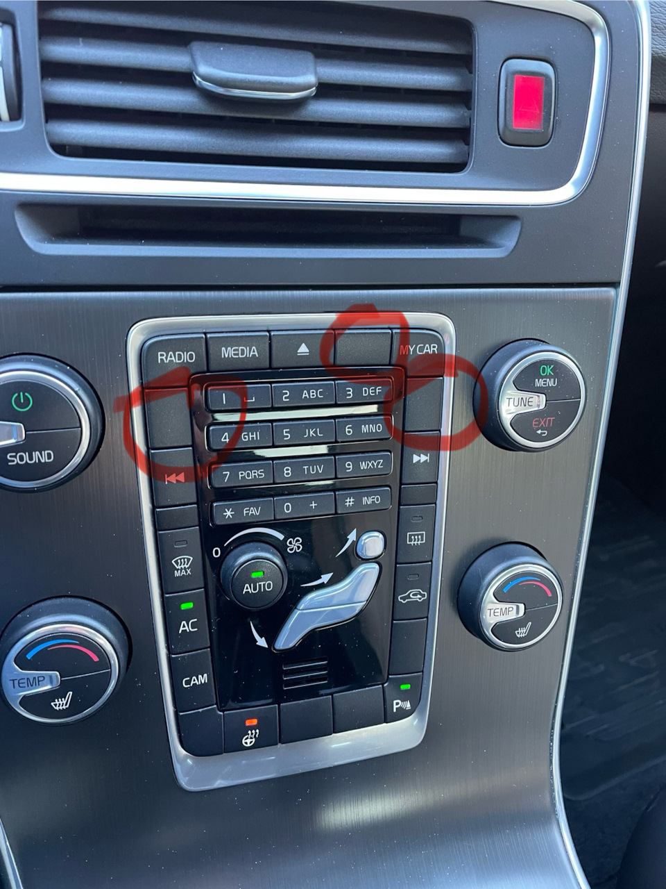 Кнопки мультимедиа — Volvo S60 (2G), 1,6 л, 2014 года | электроника ...