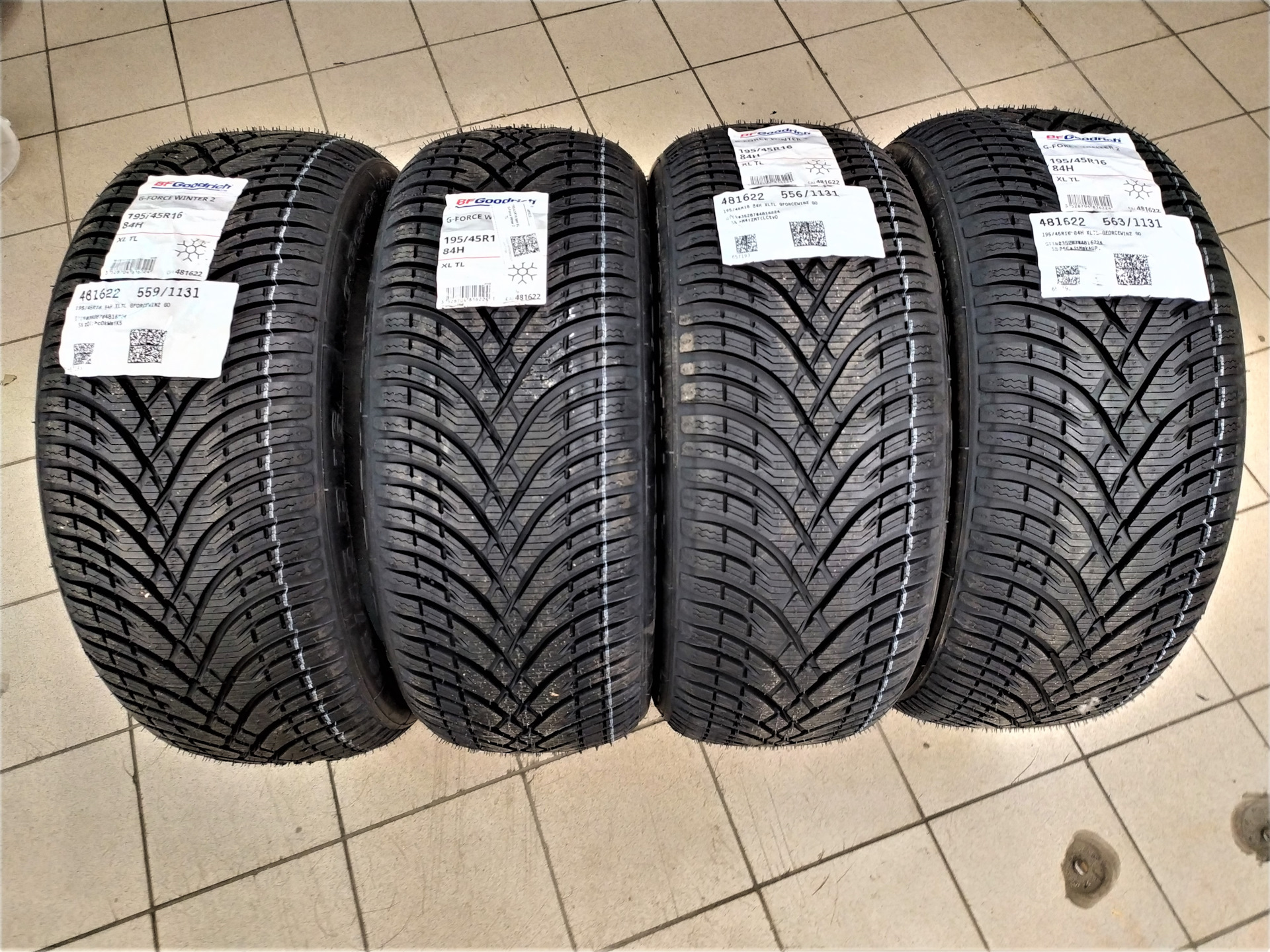 R16 липучка. Автомобильная шина BFGOODRICH G-Force Winter 2 195/45 r16 84h зимняя. Автомобильная шина Sumitomo HTR A/S p02 195/50 r16 84v всесезонная. Гудрич липучка. DELINTEWINTER wd6 195/45 r16 84h.