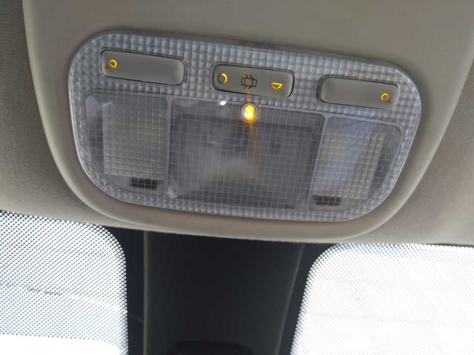 Как снять плафон ситроен с4 OEM Подсветка около дверного пространства и плафон - Citroen C4 (1G), 1,6 л, 200