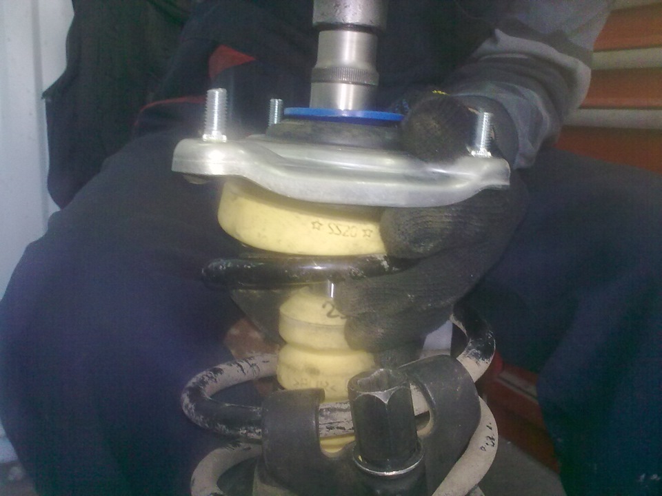 стягиваем) — Lada Калина Универсал (1G)