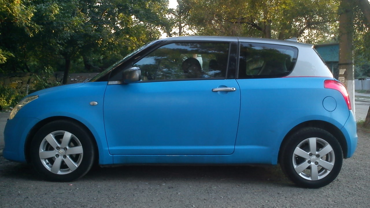 Suzuki Swift 1 2