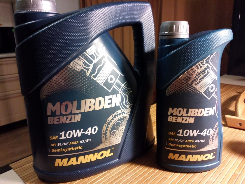 Mannol molibden 10w 40. Моторное масло Манол молибден 10w 40. Mannol с молибденом 5w40. Масло моторное 10w 40 с молибденом. Манол молибден присадка.