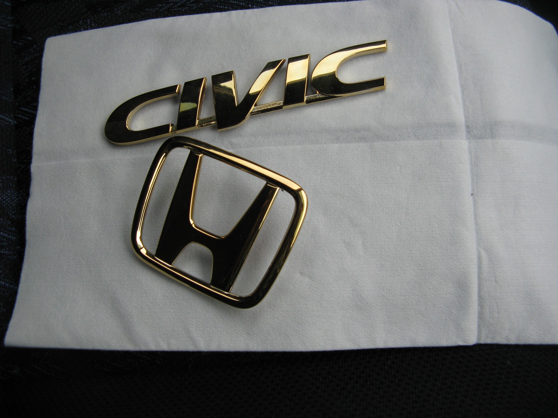 Шильдик honda. Шильдики Хонда9.9. Хонда Цивик шильдик. Honda Civic 6 шильдик. Шильдик Honda Jazz.