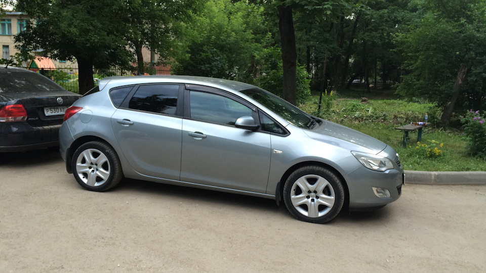 Всем привет! Проблемка такая! Иногда загорается чек и начинает моргать ...