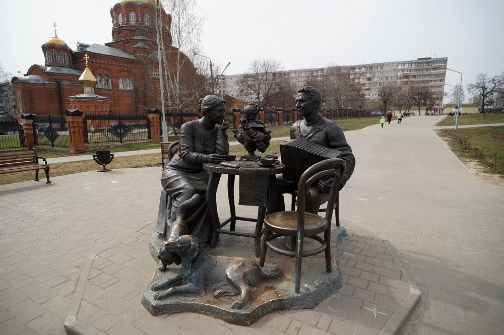 тульское чаепитие. памятник чаепития в туле на пузакова. памятник чаепитие в туле. тульское чаепитие. тульское чаепитие.