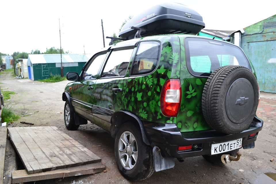 Chevrolet Niva хаки