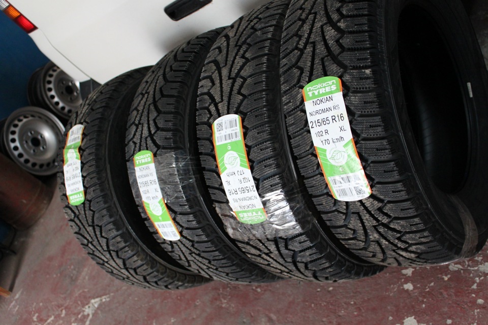 Резина нокиан 215. 215/65 R16 Nordman 5. Nokian Nordman 7 грыжа.