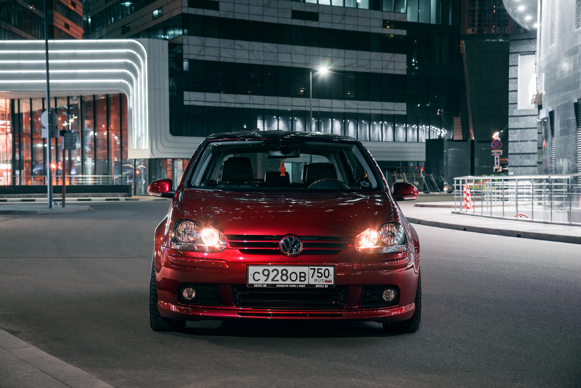 Volkswagen Golf хэтчбек v 2.0 FSI