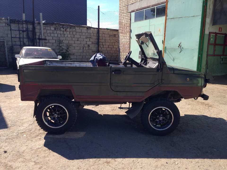 Примерил колеса ))) теперь подымаю ! Амортизаторы стали короткие ...