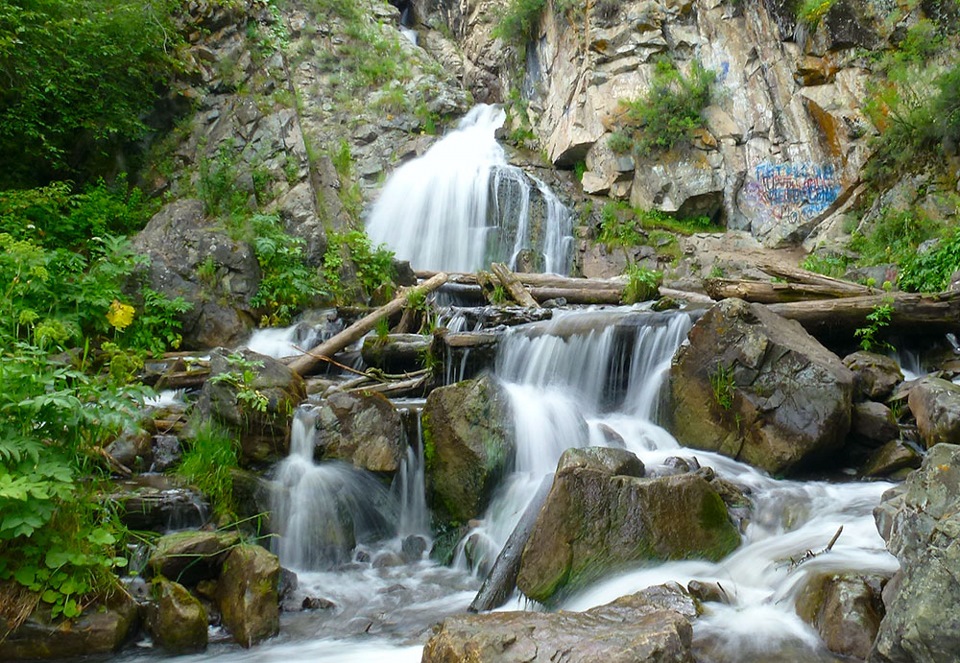 Камышинский водопады горный алтай фото