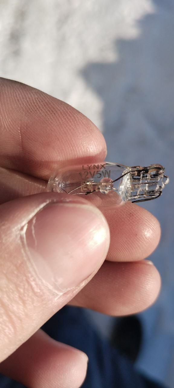 неисправности настольных светильников с люминесцентными лампами. сборка светодиодных люстр с пультом управления. Lampa перестала работать. Nokia acp-12e схема. электросхема люстры с пультом управления.