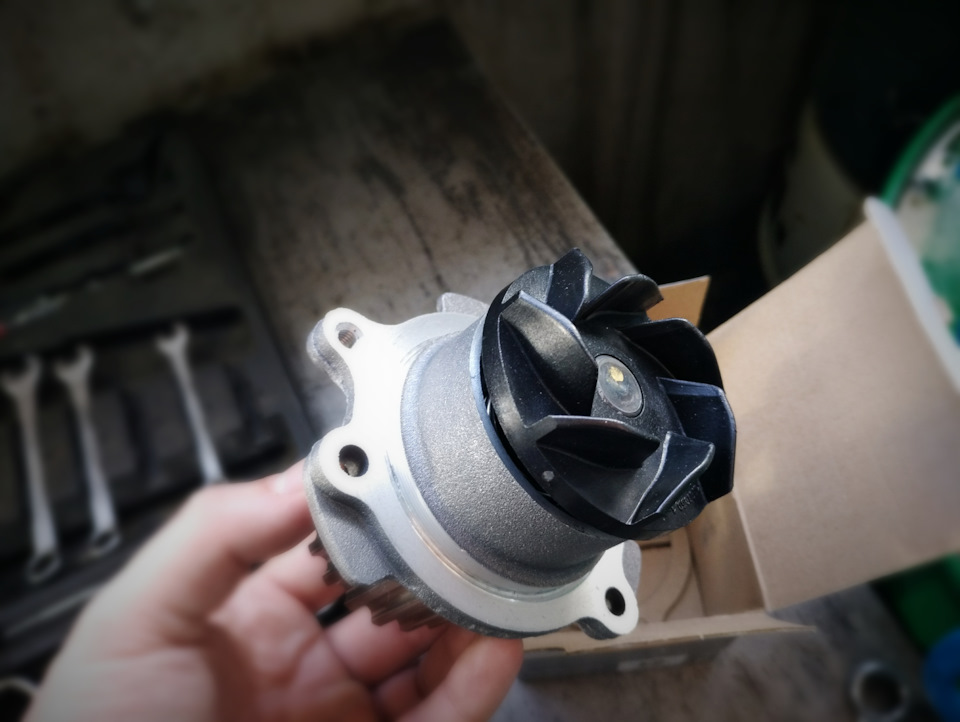 С пластиковой крыльчаткой. Будем надеяться, что проходит хотя бы тысяч 50. — Lada Гранта Лифтбек (2G)