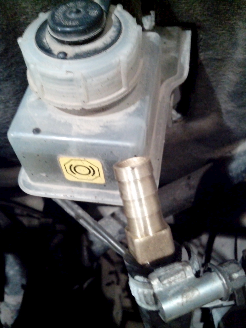 Убрал подогрев дросселя — Lada Приора хэтчбек, 1,6 л, 2008 года ...