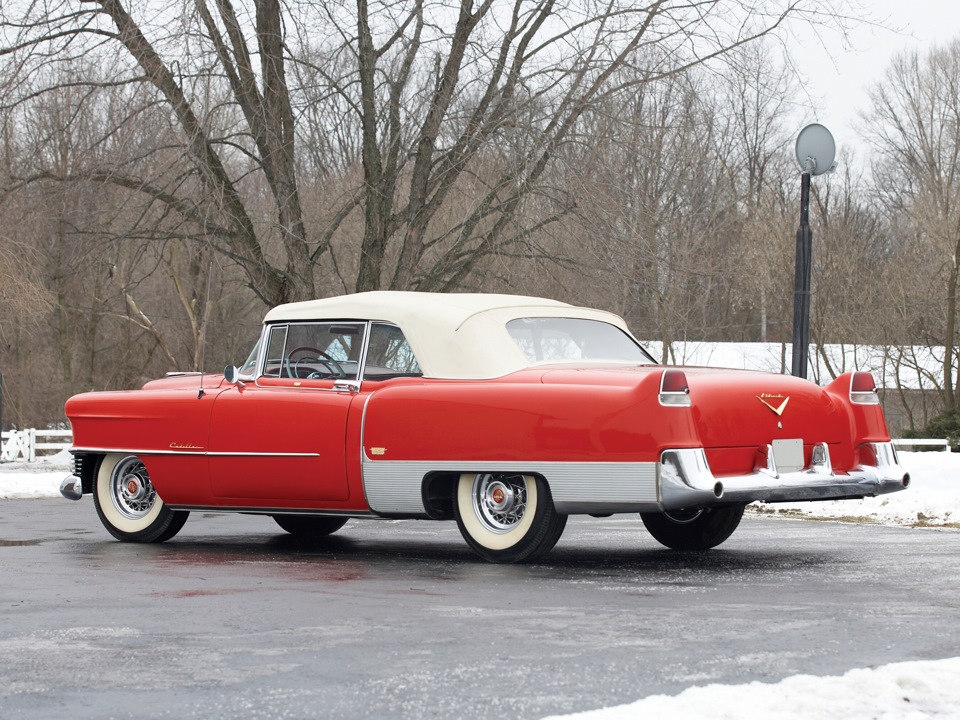 Автомобиль cadillac 1962 года