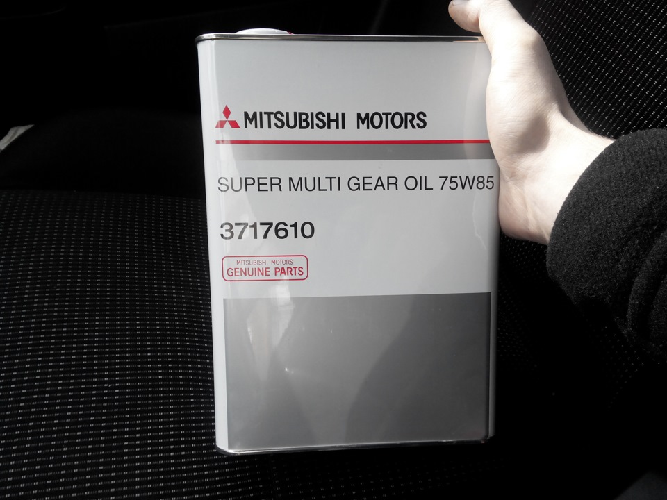 Mitsubishi genuine. Mitsubishi Genuine Multi Gear Oil gl-4 75w85. 3717610 Mitsubishi. Gl-4 75w-85 Митсубиши. Gl 4 75w85 Mitsubishi.