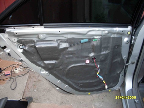Rear door noise - Toyota Camry 30L 2004