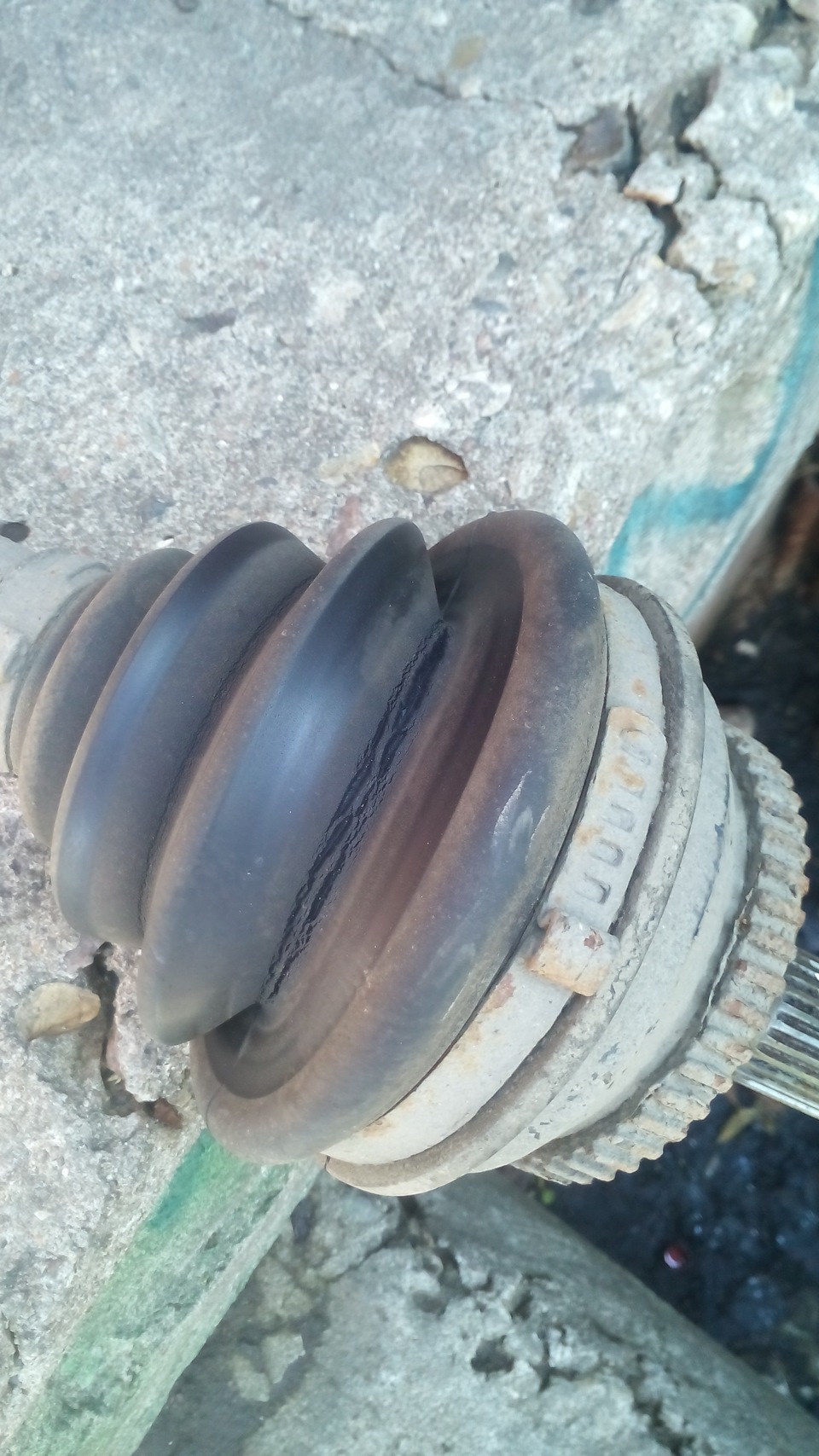 замена пыльников шруса и подшипника правого шруса — Volvo S70, 2,5 л ...