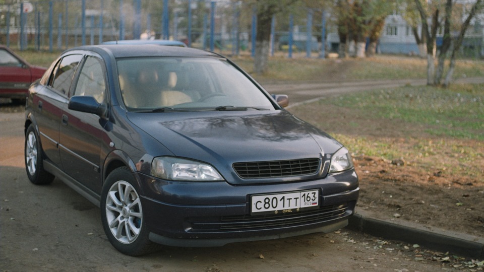 Opel Astra Blue Lightning